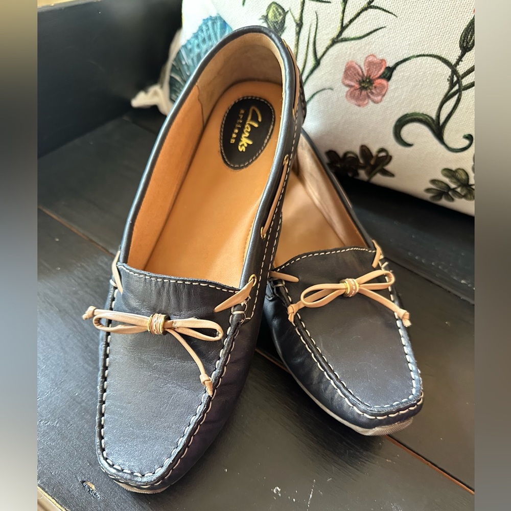Clarks Artisan Dunbar Groove Navy Leather Shoes